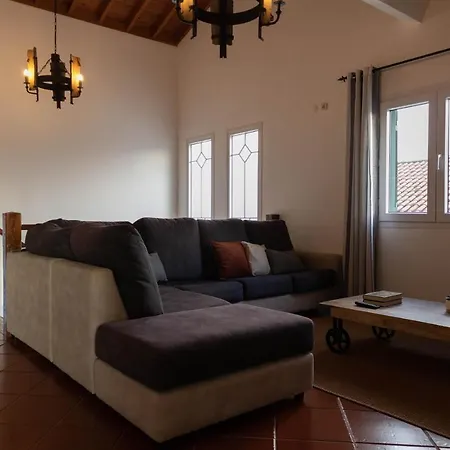 Апартаменты By The Hill