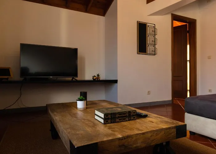 By The Hill Apartament *